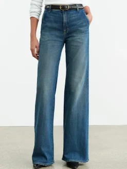Anna Jean in Classic Wash