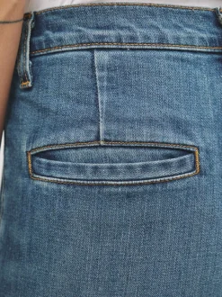 Anna Jean in Classic Wash