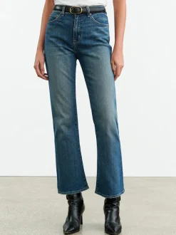 Boot Cut Jean in Classic Wash