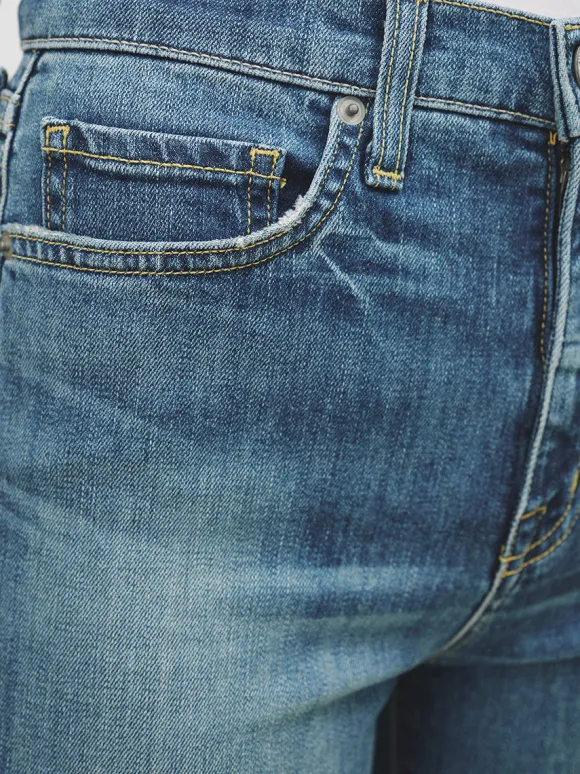 Boot Cut Jean in Classic Wash