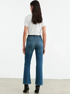 Boot Cut Jean in Classic Wash