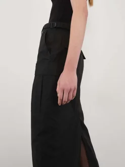 Cargo Skirt Midi in Black