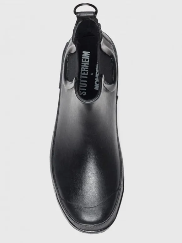 Chelsea Rainwalker In Black and Black