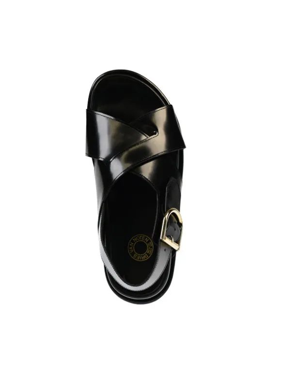 Crisscross Platform in Fussbett in Black