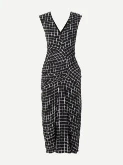 Daring Dress in Black