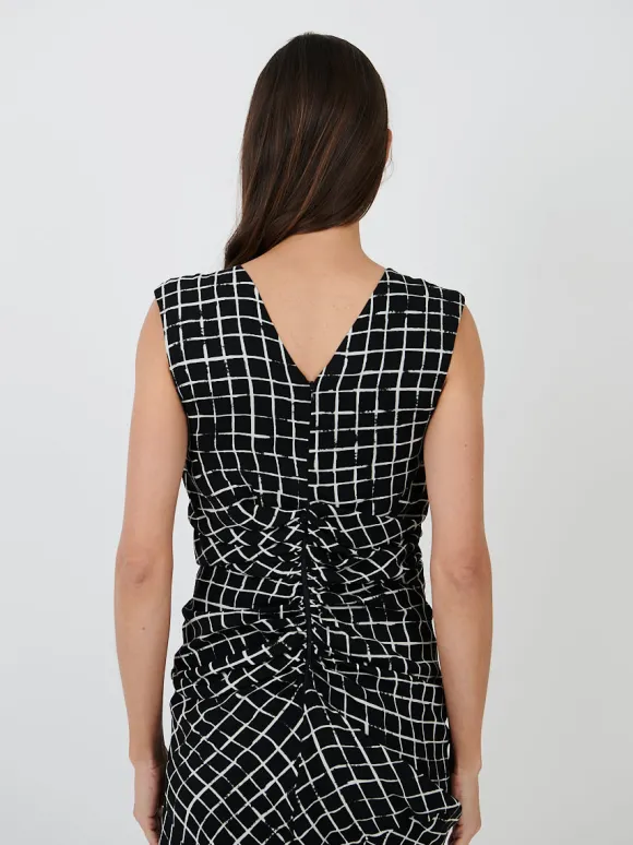 Daring Dress in Black