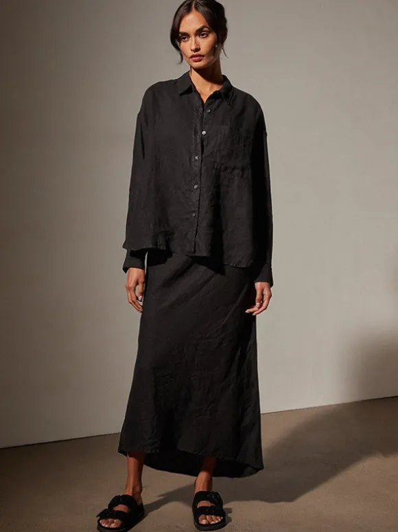 Garmet Dyed Linen Shirt in Black