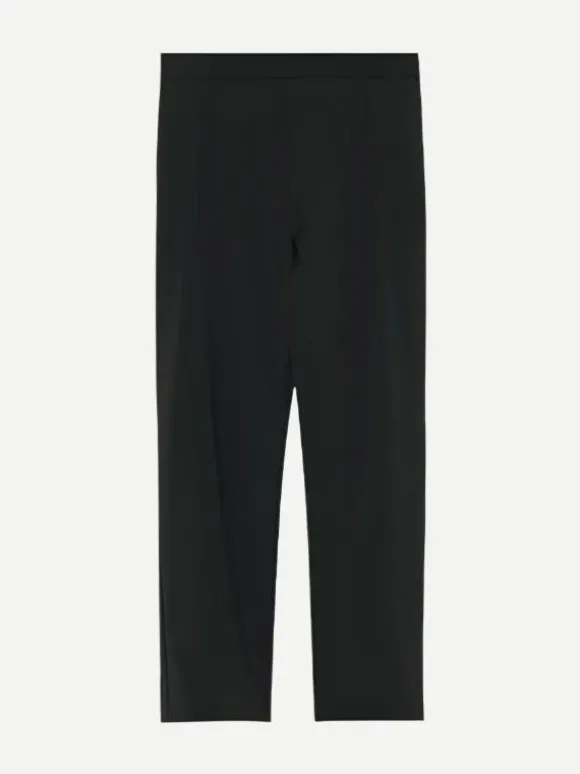 Gio Pant in Black