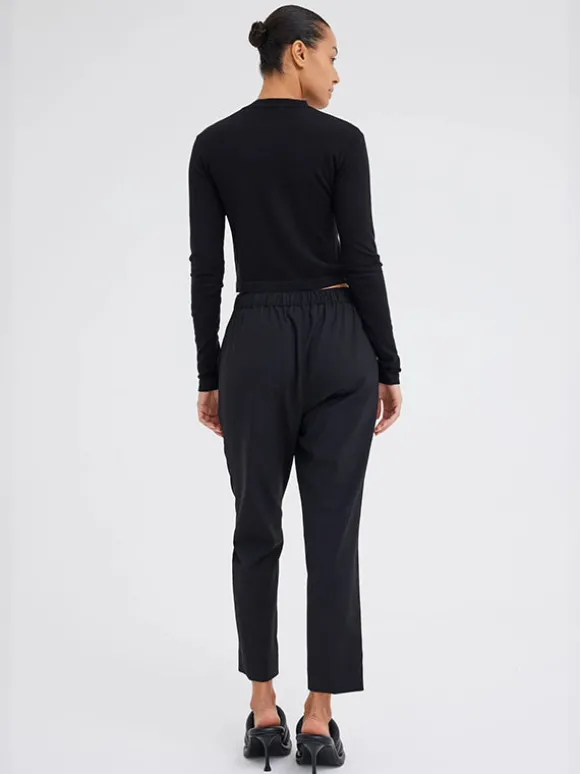 Gio Pant in Black