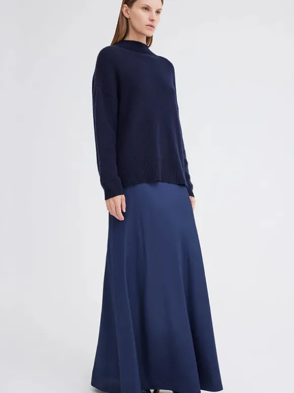 Grayson Sweater in Darkest Navy