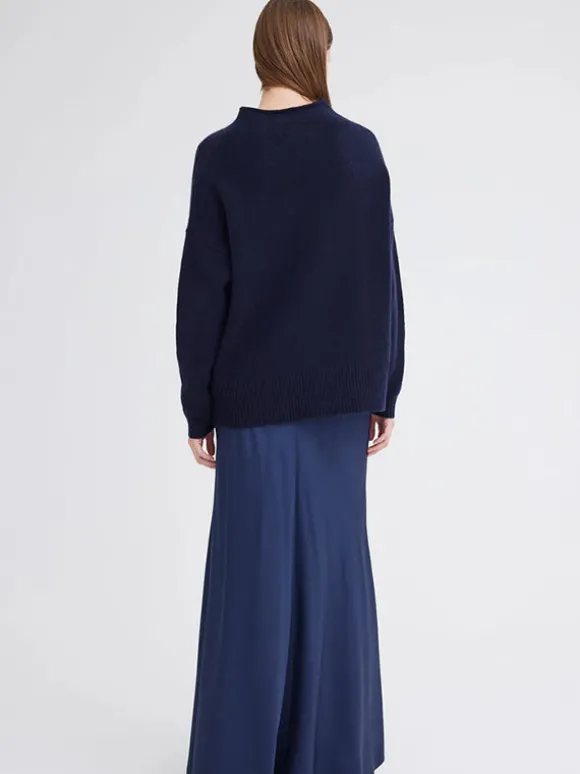 Grayson Sweater in Darkest Navy