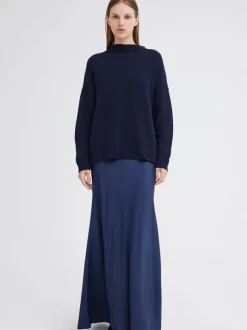 Grayson Sweater in Darkest Navy