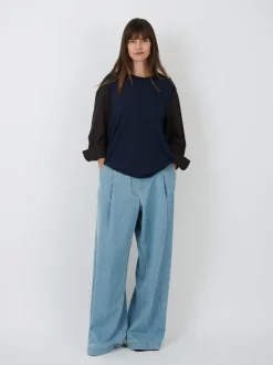 Heris T-Shirt in Navy