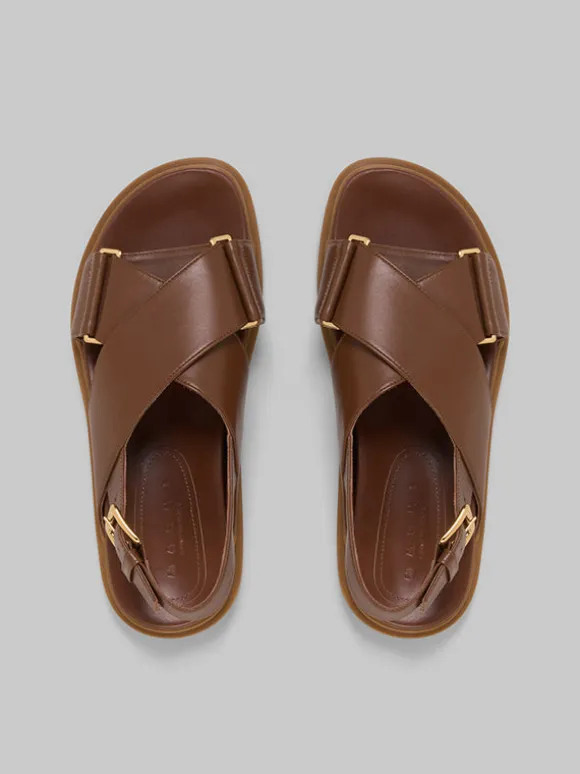 Leather Fusbett Sandal In Gold/Brown