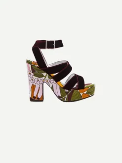 Medal Wedge in Big Flower Rose