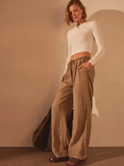 Relaxed Wide Leg Pant in Cashew Pigment