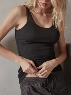 The Daily Tank in Black