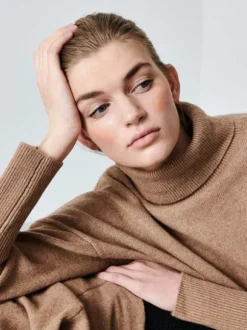 The Relaxed Polo in Camel
