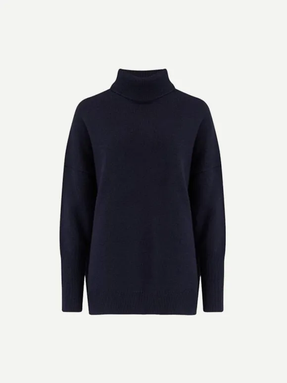 The Relaxed Polo in Navy